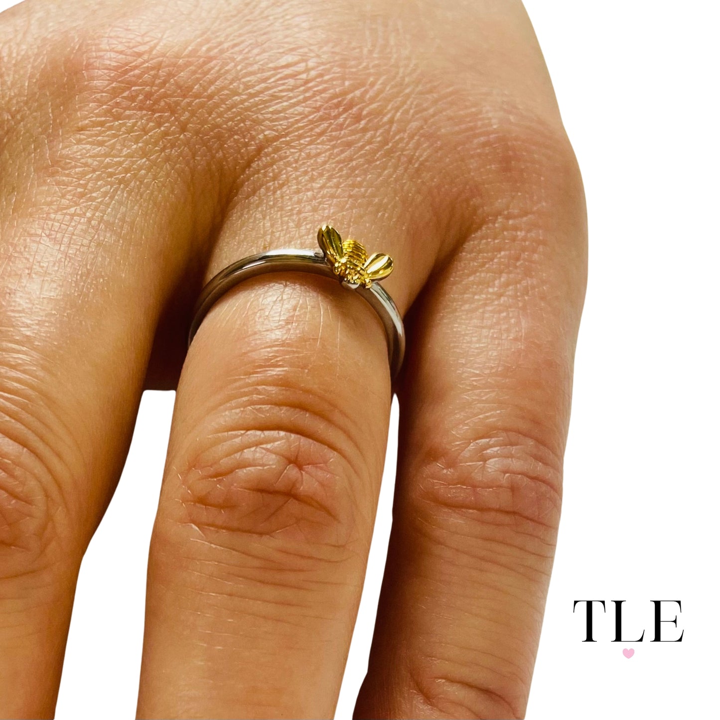 18k Gold Bee Ring Size 7 Only